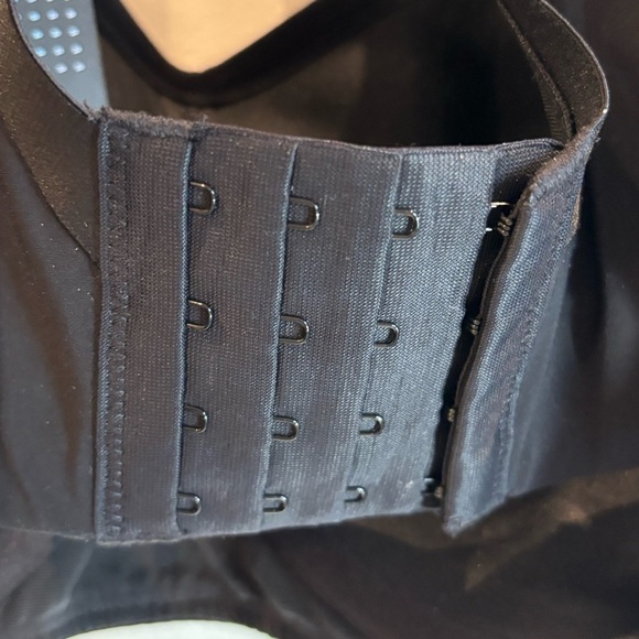 TORRID CURVE Sz 42H Underwire Adjustable J-Hook Medium Support Sports Bra NEW - Picture 7 of 13